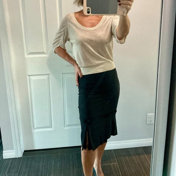 BEBE unique black pencil knee skirt with slits on hem size 2 - Picture 8 of 13